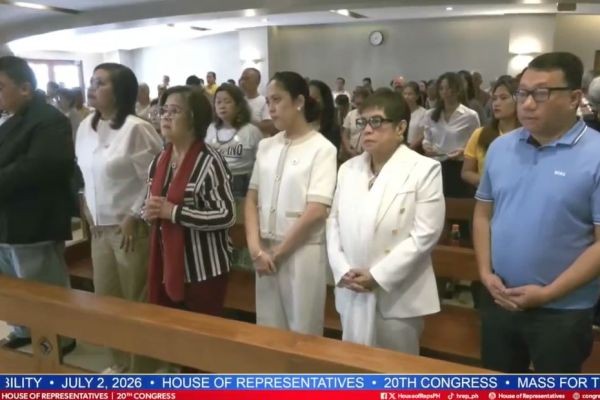 House prosecutors, nanawagan sa publiko na ipanalangin sila at ang defense team sa Duterte impeachment trial